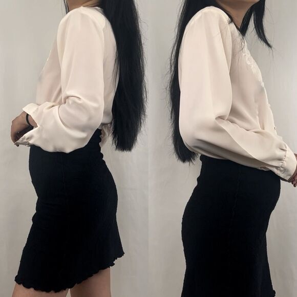 Vintage Jaclyn Smith Cream Chiffon Blouse with Embroidery - Picture 3 of 8